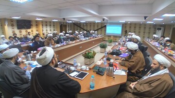 تدوین برنامه ۵ ساله مدارس علمیه تهران کلید خورد | تاسیس دفتر اجتماعی سیاسی حوزه تهران در آینده ای نزدیک