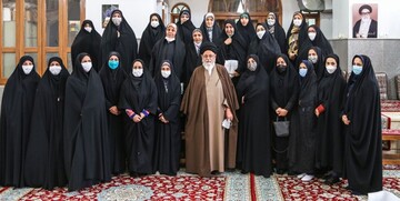 مهم‌ترین رسالت زن در بخش خانواده است