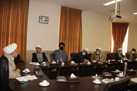 تصاویر / نشست هم اندیشی مبلغین مدارس امین با مدیر حوزه علمیه قزوین