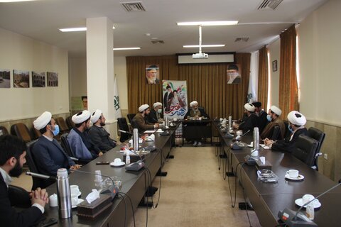 تصاویر / نشست هم اندیشی مبلغین مدارس امین با مدیر حوزه علمیه قزوین