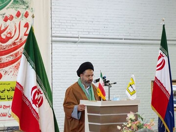 دشمن دانش آموزان را هدف قرار داده است