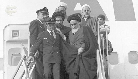 ذكرى عودة مفجّر الثورة الاسلامية الامام الخميني (قدس سره ) من منفاه في باريس عام 1979‎.