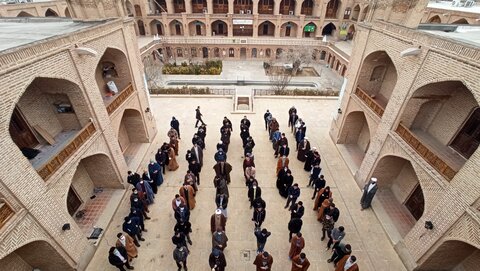تصاویر/ مراسم 12 بهمن در مدرسه صالحیه