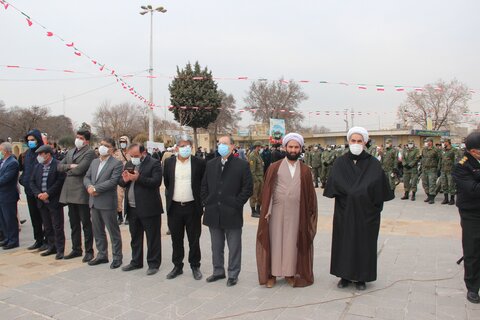 تصاویر / مراسم گرامیداشت دهه مبارکه فجر با حضور امام جمعه قزوین برگزارشد