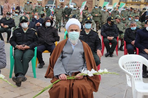 تصاویر / مراسم گرامیداشت دهه مبارکه فجر با حضور امام جمعه قزوین برگزارشد