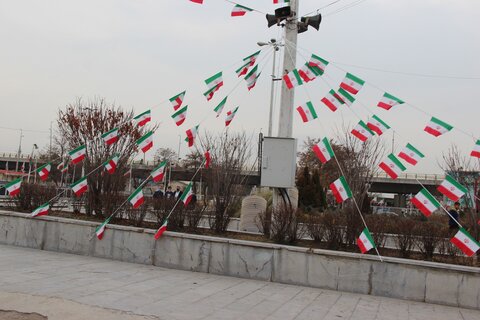 تصاویر / مراسم گرامیداشت دهه مبارکه فجر با حضور امام جمعه قزوین برگزارشد