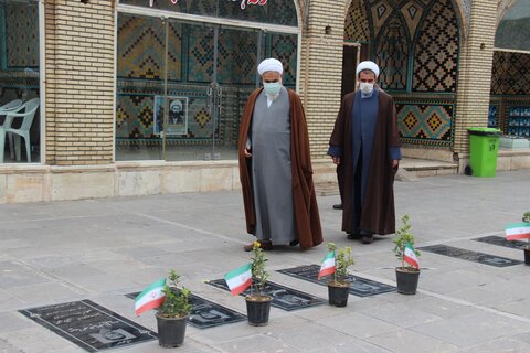 تصاویر / مراسم گرامیداشت دهه مبارکه فجر با حضور امام جمعه قزوین برگزارشد