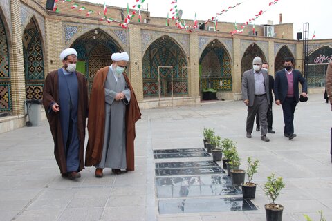 تصاویر / مراسم گرامیداشت دهه مبارکه فجر با حضور امام جمعه قزوین برگزارشد