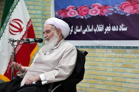 تصاویر/ آیین گرامیداشت سالروز ورود امام خمینی(ره) به وطن در گلزار شهدای کرمانشاه