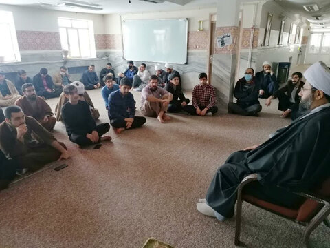 تصاویر/ بزرگداشت ایام الله دهه فجر انقلاب اسلامی در مدرسه علمیه قروه