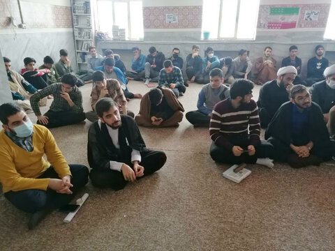 تصاویر/ بزرگداشت ایام الله دهه فجر انقلاب اسلامی در مدرسه علمیه قروه