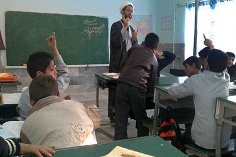 کارگاه و دوره ویژه «مبلغین طرح امین» در مدارس کرمانشاه