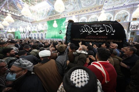 تشييع مهيب لجثمان آية الله العظمى الصافي الكلبايكاني في صحن الإمام الحسين (ع) بكربلاء