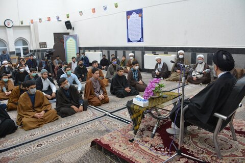 تصاویر/ سلسله نشست های جهاد تبیین در مدرسه علمیه امام خامنه ای ارومیه