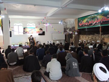 تصاویر/ آیین گرامیداشت ایام الله دهه فجر در مدرسه علمیه امام رضا(ع) میاندوآب