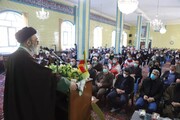 امام خامنه‌ای با همان صلابت و اقتدار امام راحل جامعه را رهبری می‌کنند
