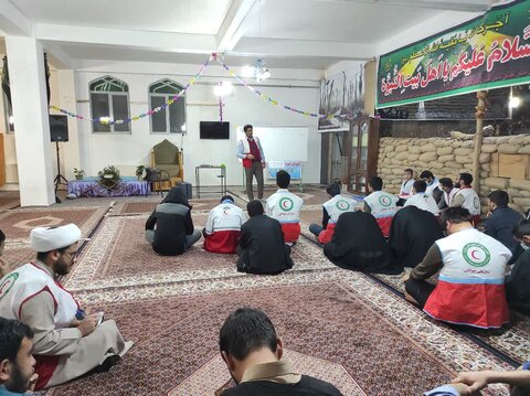 تصاویر/ دوره آموزشی امداد و نجات در مدرسه علمیه امام رضا(ع) میاندوآب