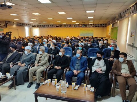 تصاویر/ جشن انقلاب با حضور روحانیون اهل تشیع و اهل تسنن شهرستان کامیاران