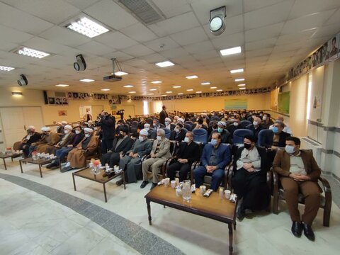 تصاویر/ جشن انقلاب با حضور روحانیون اهل تشیع و اهل تسنن شهرستان کامیاران