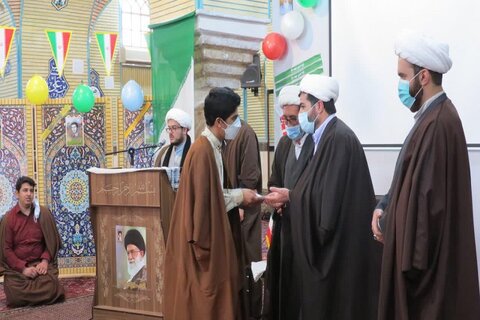 تصاویر/ برگزاری جشنهای ایام الله دهۀ فجر در حوزه علمیه کرمانشاه