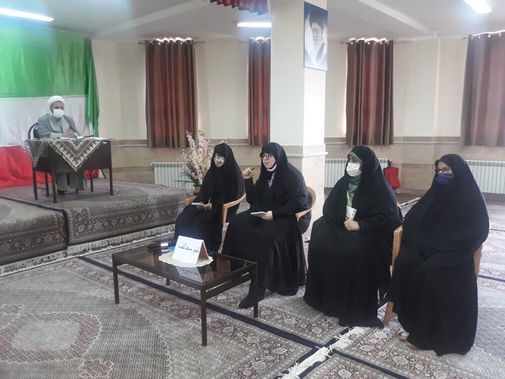  برگزاری مناظره طلاب خواهر استان همدان