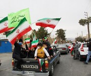 تصاویر/ راهپیمایی خودرویی مردم سمنان در جشن ۴۳ سالگی انقلاب اسلامی