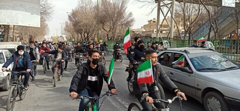 تصاویر/راهپیمایی موتوری مردم اصفهان در ۲۲بهمن۱۴۰۰
