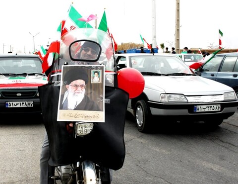 تصاویر/ راهپیمایی خودرویی مردم سمنان در جشن 43 سالگی انقلاب اسلامی