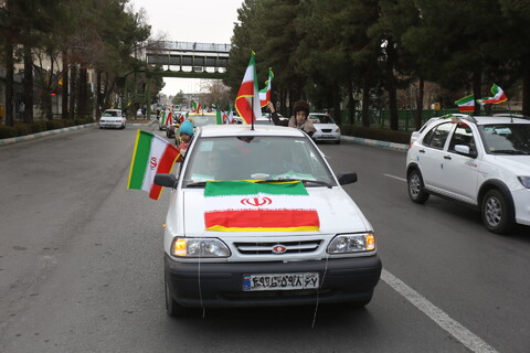تصاویر/راهپیمایی خودرویی مردم اصفهان در یوم الله ۲۲ بهمن
