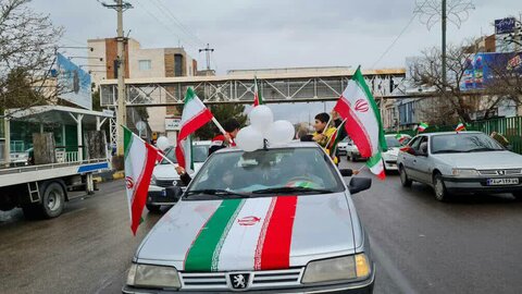 تصاویر / رژه خودرویی وموتوری در یوم الله 22 بهمن در قزوین -عکس -روح الله میرزایی