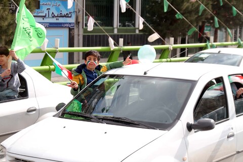 تصاویر / راهپیمایی خودرویی مردم همدان در 22 بهمن