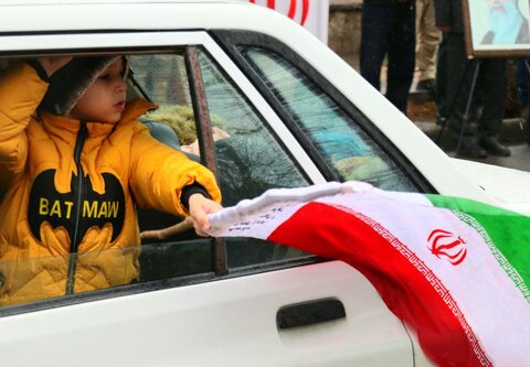تصاویر/ حضور مردم شهرستان خوی در راهپیمایی خودرویی و موتوری ۲۲ بهمن