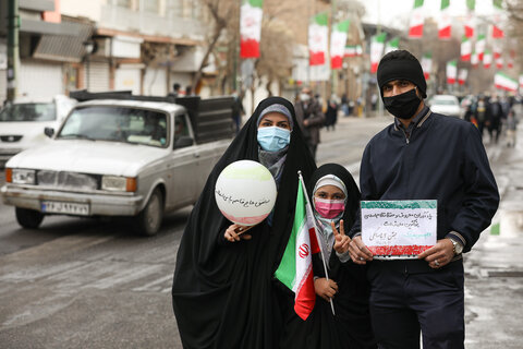 عکس / حضور اقشار مختلف مردم استان قزوین در مراسم یوم الله 22 بهمن