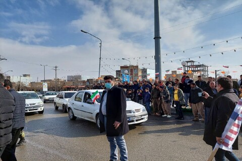 تصاویر/ راه‌پیمایی خودرویی ۲۲ در پیرانشهر