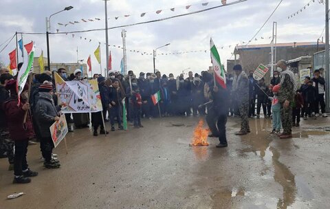 راهپیمایی یوم الله ۲۲ بهمن در توپ آغاج