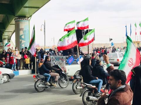 تصاویر/ حضور پر شور مردم  کاشان در راهپیمایی 22 بهمن(2)