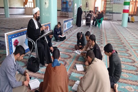 تصاویر/ اعتکاف طلاب مدرسه علمیه رسول اکرم تکاب در مسجد جامع این شهر