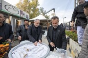The procession of the al-Abbas's (p) holy shrine in Syria distributes thousands of meals