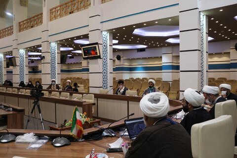 تصاویر| نشست مبلغین حوزه علمیه فارس با حجت الاسلام والمسلمین پناهیان