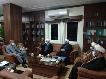 نشست مدیر حوزه‌های علمیه خواهران با استاندار خوزستان + عکس