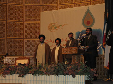 تصاویر آرشیوی از نخستین جشنواره هنر آسمانی در اسفند ماه ۱۳۸۵