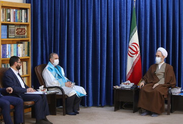 تصاویر/ دیدار هیئت رئیسه دانشگاه قفقاز با آیت الله اعرافی