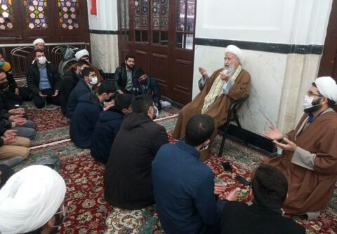 دیدار طلاب مدرسه علمیه امام صادق (ع) بیجار با حجت الاسلام والمسلمین راشد یزدی در مشهد مقدس