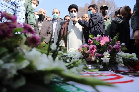 تصاویر/  تشییع پیکر شهدای سانحه سقوط جنگنده پایگاه دوم شکاری شهید فکوری تبریز
