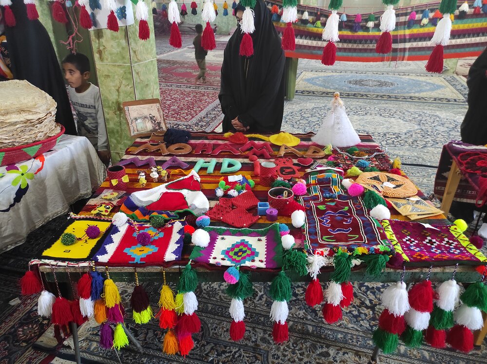 افتتاح نمایشگاه صنایع دستی و گردشگری در مسجد فاطمه الزهرا (ع) نجف آباد