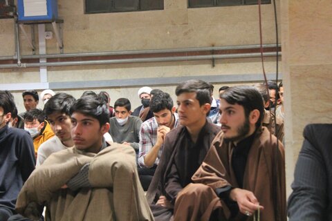 تصاویر/درس اخلاق مدرسه علمیه امام صادق (ع) قروه با حضور نماینده ولی فقیه در کردستان