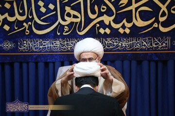 مراسم عمامه گذاری طلاب توسط مراجع تقلید