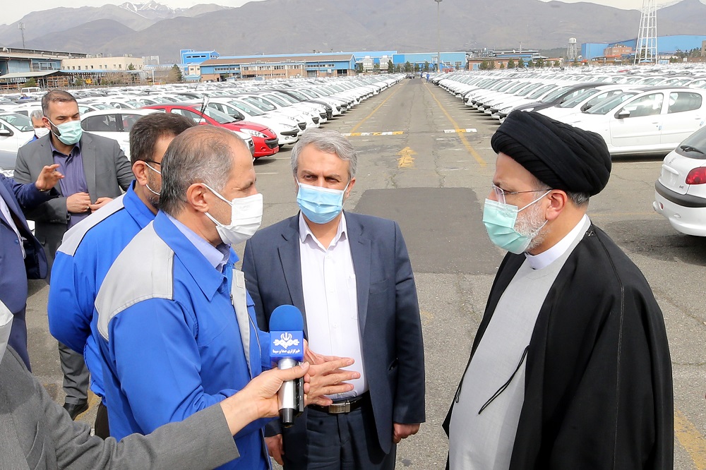 بازدید از پیش اعلام نشده رئیس جمهور از ایران‌خودرو | ۸ دستور رئیس جمهور برای کیفی و کمّی سازی تولید خودرو در کشور 