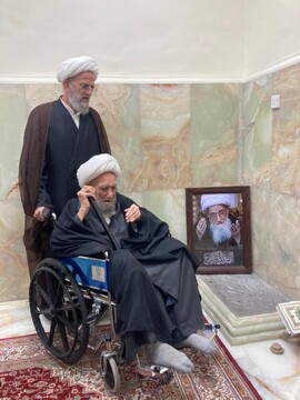 فیلم| حضور آیت الله ناصری بر سر مزار مرحوم آیت الله العظمی صافی گلپایگانی