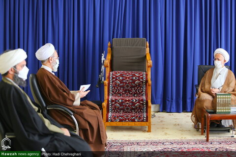 بالصور/ مدير الحوزات العملية في إيران يلتقي بسماحة آية الله جوادي الآملي
